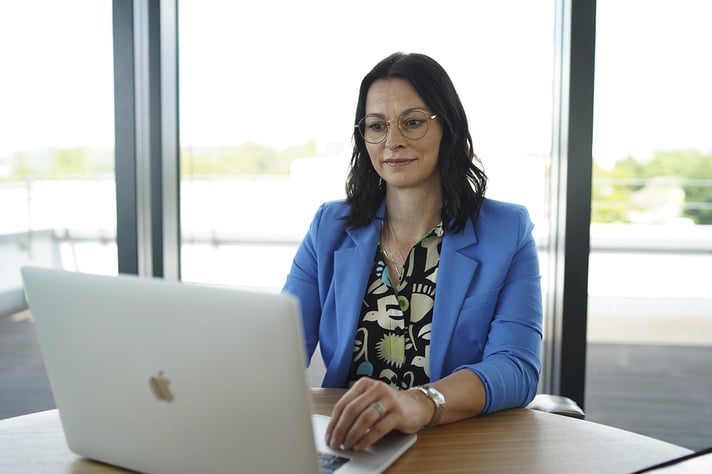 Ulrike mit Gleitsichtbrille