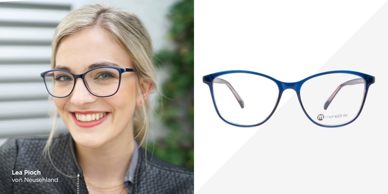 Frau trägt eine blaue Brille, daneben das Brillenmodell in Frontalansicht