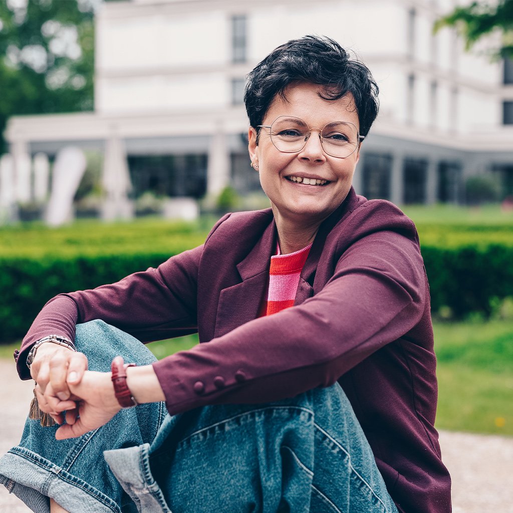 Tanja Knauf trägt Hörgeräte von Neusehland